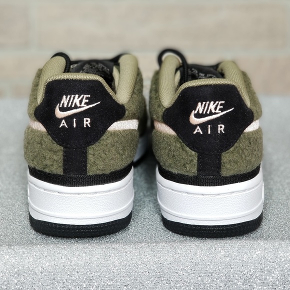 Nike Air Force 1 Low Shearling - Picture 5 of 6